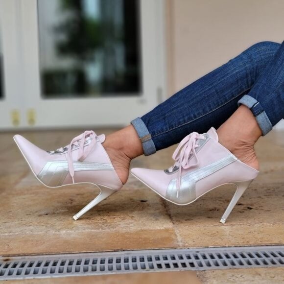 Women Baby Pink Low Cut Pontied Toe Booties - Picture 1 of 7